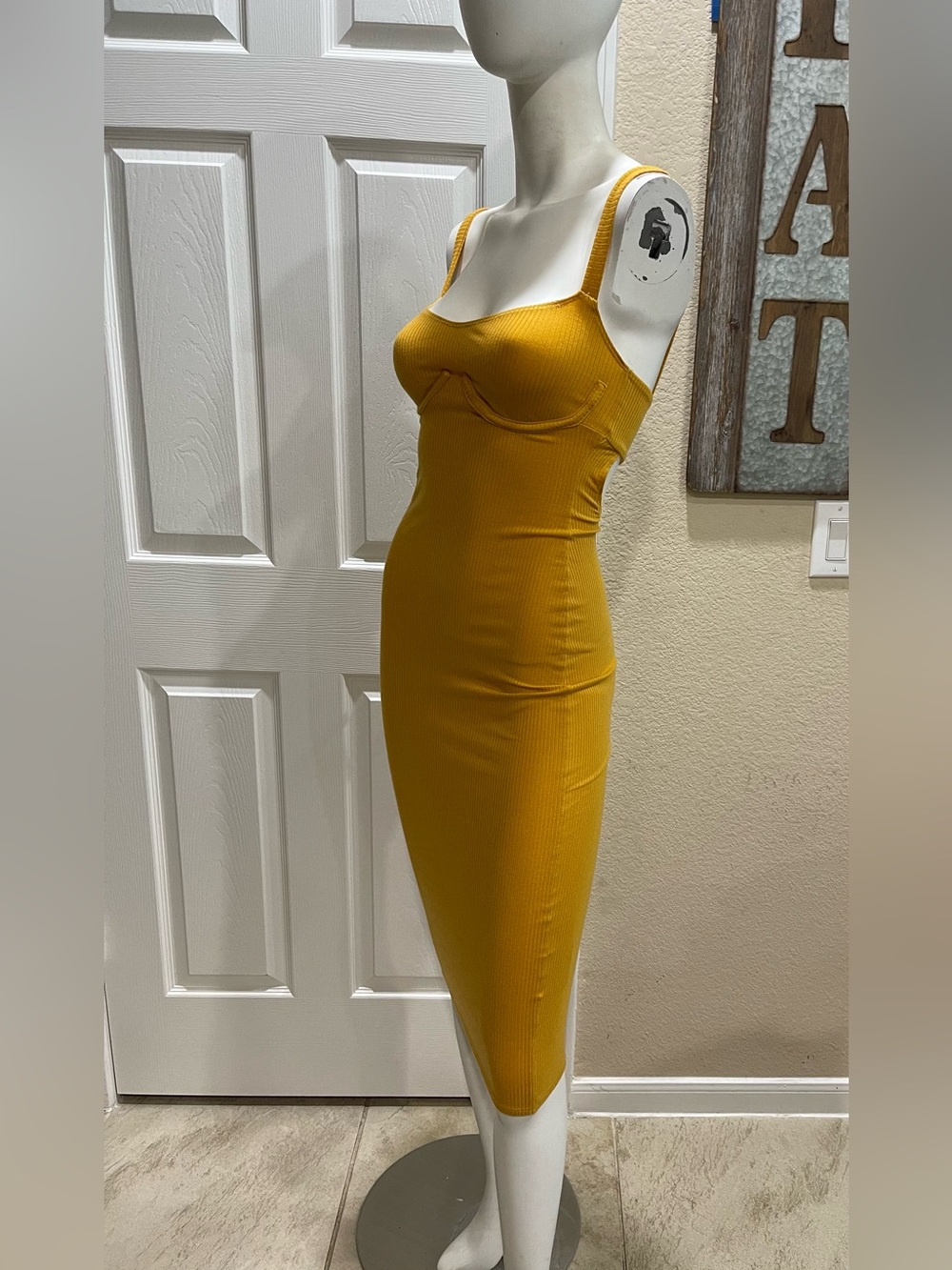 Reformation Jayne Bustier Body-Con Dress in Ocre/Mustard Yellow Size Small READ - Picture 6 of 10